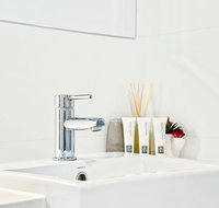 Modern Apartment Next to Largest Shopping Centre - Accommodation Melbourne