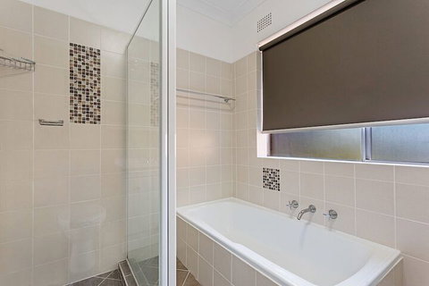 Adriana 10 / 83 Ronald Avenue - Accommodation Melbourne 1