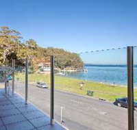 2 Bedroom Apartment Little Hut Unit 3 20 Kurrawa Close - Accommodation Melbourne