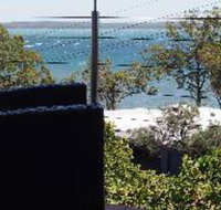 3 Bedroom House Government Road 117a Pollys View FREE WIFI  PET FRIENDLY - Accommodation Melbourne