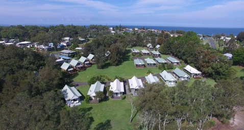 Berrara Lagoon Front Chalet - Accommodation Melbourne 5