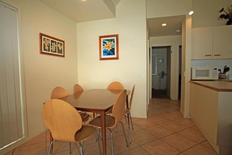 Berrara Lagoon Front Chalet - Accommodation Melbourne 3