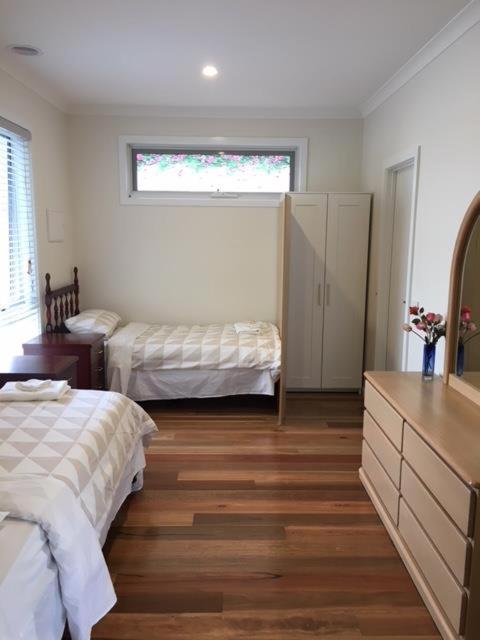 Unit2B - Accommodation Melbourne 2