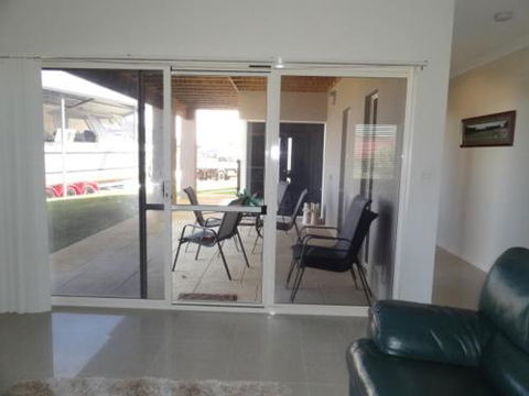 Acaciabnb - Accommodation Melbourne 3