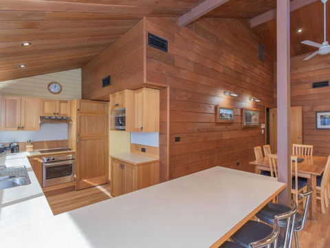 Ibis 19 McLure Circuit - Accommodation Melbourne 1