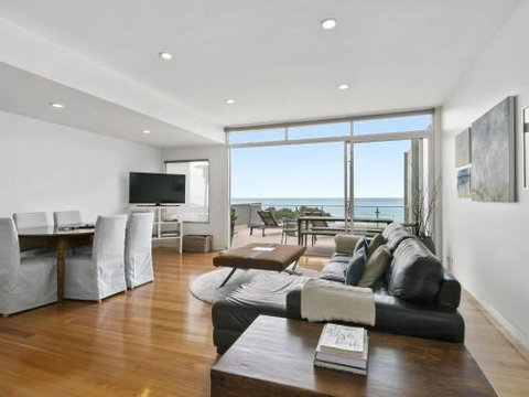 LOUTTIT BAY APARTMENT 2 Main Street With Wifi & Views - Accommodation Melbourne 3