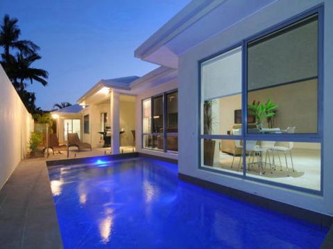 BEACH RETREAT At PALM COVE - Accommodation Melbourne 0