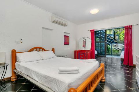 SANTORINIatPALM COVE - Accommodation Melbourne 5