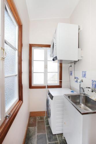 BEACH SHOPS & FABULOUS VACATION HOME! - Accommodation Melbourne 5
