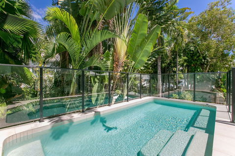 Belle Escapes - Absolute Beachfront Apartment With Private Pool Alamanda Resort 