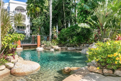 Belle Escapes - Absolute Beachfront Apartment With Private Pool Alamanda Resort 