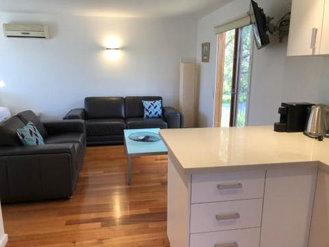 Carinya Coastal Cottage - Accommodation Melbourne 6
