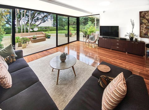 BELLEVUE GARDEN OASIS-hosted By L'Abode - Accommodation Melbourne 3