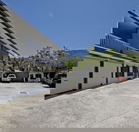 Rare Modern Unit w Private Fenced garden Close to The Beach PC4 - Accommodation Melbourne