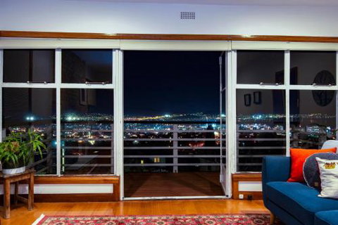 Lofty Views City Stunner! - Accommodation Melbourne 0