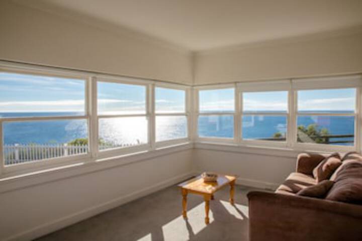 Low Head TAS Accommodation Melbourne