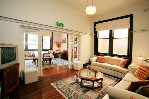 The Bank Guesthouse - Accommodation Melbourne 6