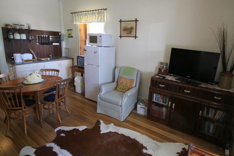 Christopher Halls Colonial Accommodation - Accommodation Melbourne 4