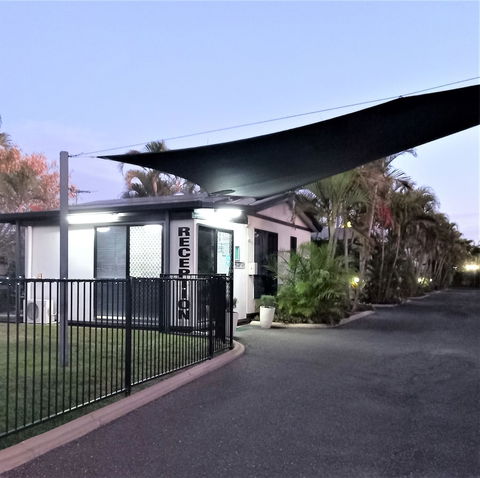 Emerald Motel Apartments - Accommodation Melbourne 1