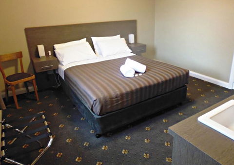 Formby Hotel - Accommodation Melbourne 4