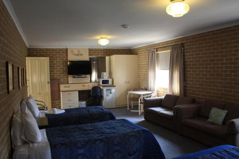 Grand Manor Motor Inn - Queanbeyan - Accommodation Melbourne 6