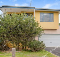 Fabulous Townhouse at the Famous Smiths Beach - Accommodation Melbourne