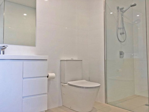 Avra Seabreeze 503 / 4 8 Bullecourt Street - Accommodation Melbourne 5