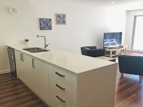 Avra Seabreeze 503 / 4 8 Bullecourt Street - Accommodation Melbourne 6