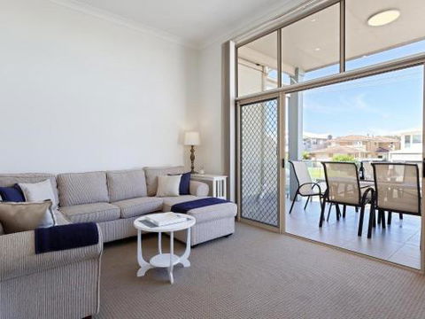 Walk On Birubi 1 / 40 Ocean Ave Pet Friendly WIFI Boat Parking & Water Views - Accommodation Melbourne 6