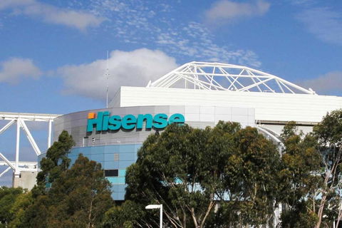 A Spacious & Central 2BR Apt Near Flinders Station - Accommodation Melbourne 3