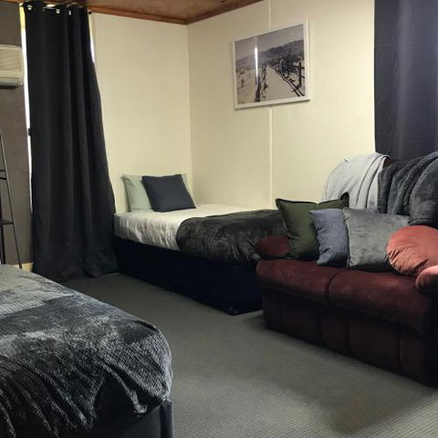 Granite Belt Cabins - Accommodation Melbourne 4
