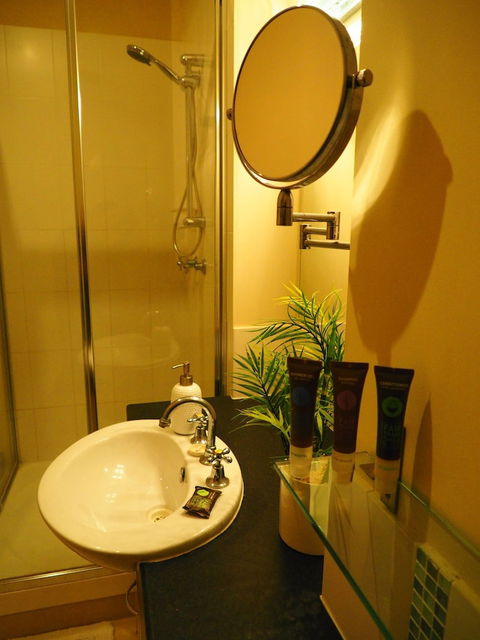 Master Suite With Private Entrance - Accommodation Melbourne 3