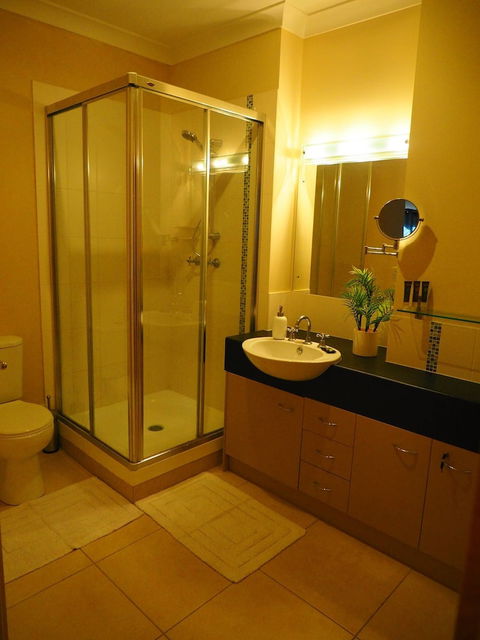 Master Suite With Private Entrance - Accommodation Melbourne 5