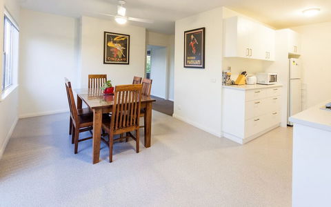 Point Lonsdale Holiday Apartments - Accommodation Melbourne 6