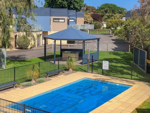 Shmatty - Accommodation Melbourne 1