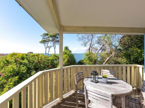 Hyams Seaside Apartment 4pm Check Out Sundays - Accommodation Melbourne 0