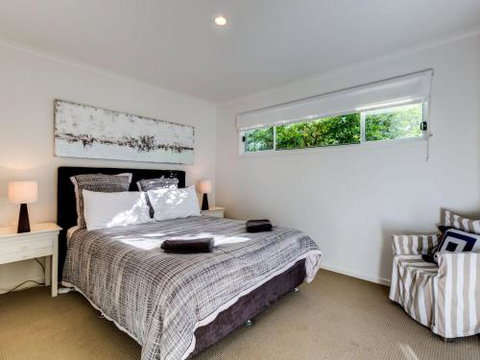 Hyams Seaside Apartment 4pm Check Out Sundays - Accommodation Melbourne 3