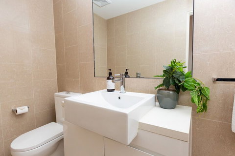 Enjoy Penthouse Living In The CBD - Accommodation Melbourne 3