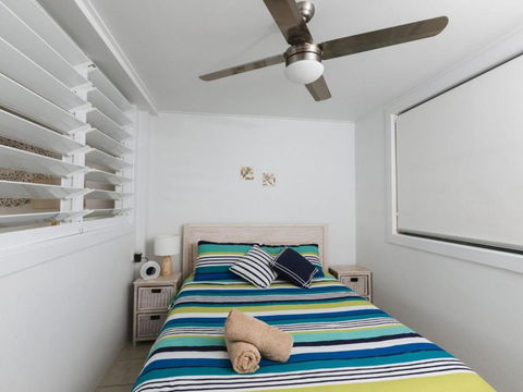 WHITE WAVES 4 ABSOLUTE BEACH FRONT STUDIO HASTINGS POINT - Accommodation Melbourne 3