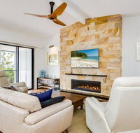 Kickenbach at Hyams Beach 4pm Check Out Sundays - Accommodation Melbourne