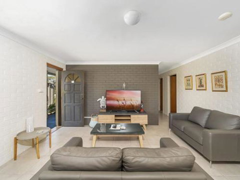 Sandals At The Bay Downstairs 4pm Check Out Sundays - Accommodation Melbourne 2