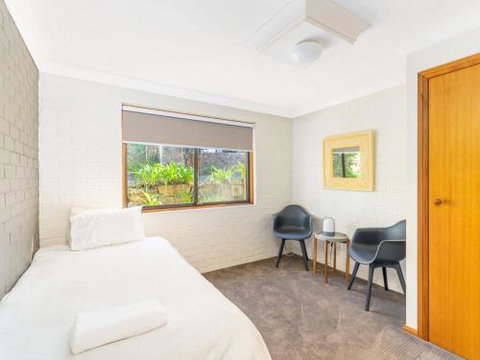 Sandals At The Bay Downstairs 4pm Check Out Sundays - Accommodation Melbourne 3