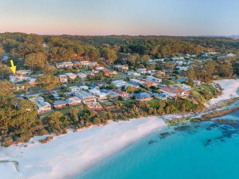 Sandals At The Bay Downstairs 4pm Check Out Sundays - Accommodation Melbourne 5