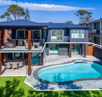 Vukeville beachfront luxury with pool 4pm Check Out Sundays - Accommodation Melbourne