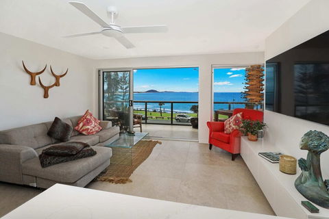 SPECTACULAR OCEAN FRONT Sounion6 - Accommodation Melbourne 5