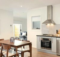 Chic Modern  Designer Apartment - Accommodation Melbourne