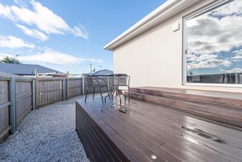 Spacious & Bright 4 Bedroom Home - Accommodation Melbourne 3