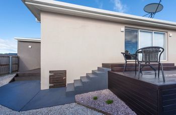 Spacious & Bright 4 Bedroom Home - Accommodation Melbourne 5