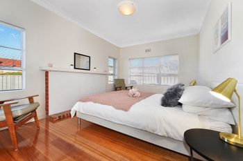 Spacious & Bright 4 Bedroom Home - Accommodation Melbourne 4