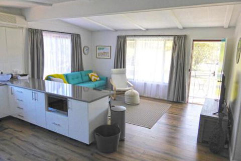 The Relax Shack At Culburra Beach Sleeps 7 - Accommodation Melbourne 3